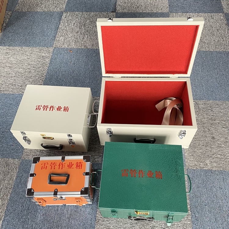 肃南爆破工程作业箱如何选择？玻璃钢与传统材质的全面对比